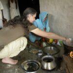 Inde - voyageuse en cuisine