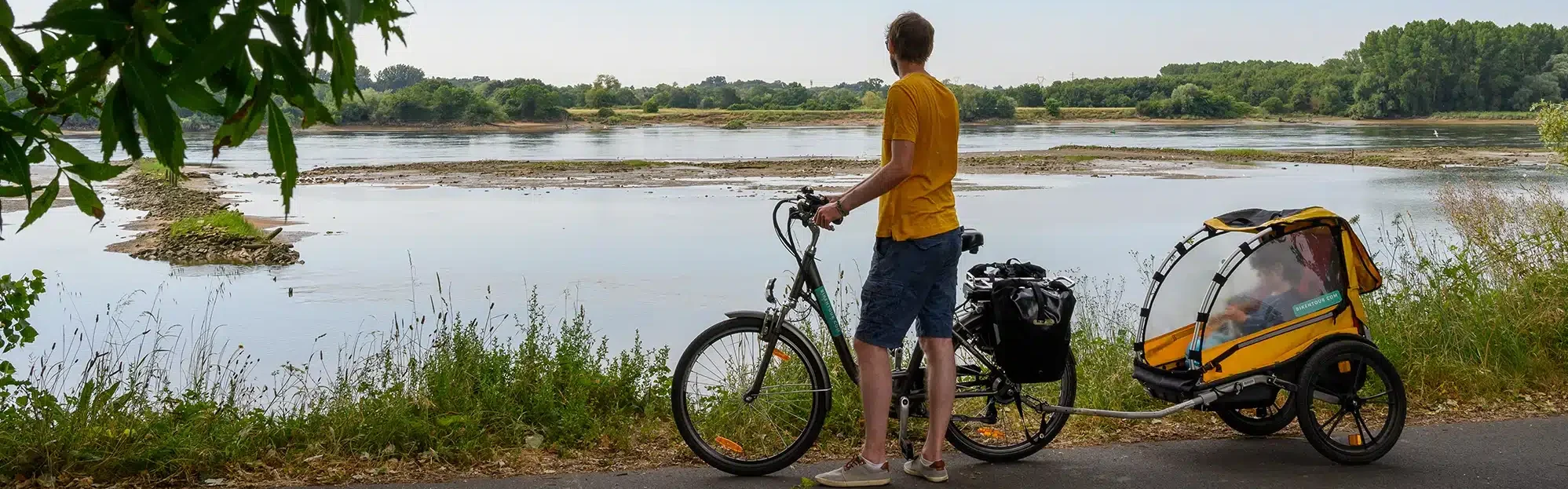Vélo cargo en bordure de Loire